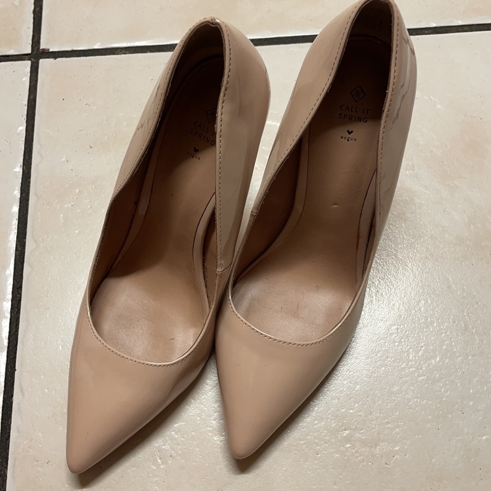 Shoes - Picture 3 of 8